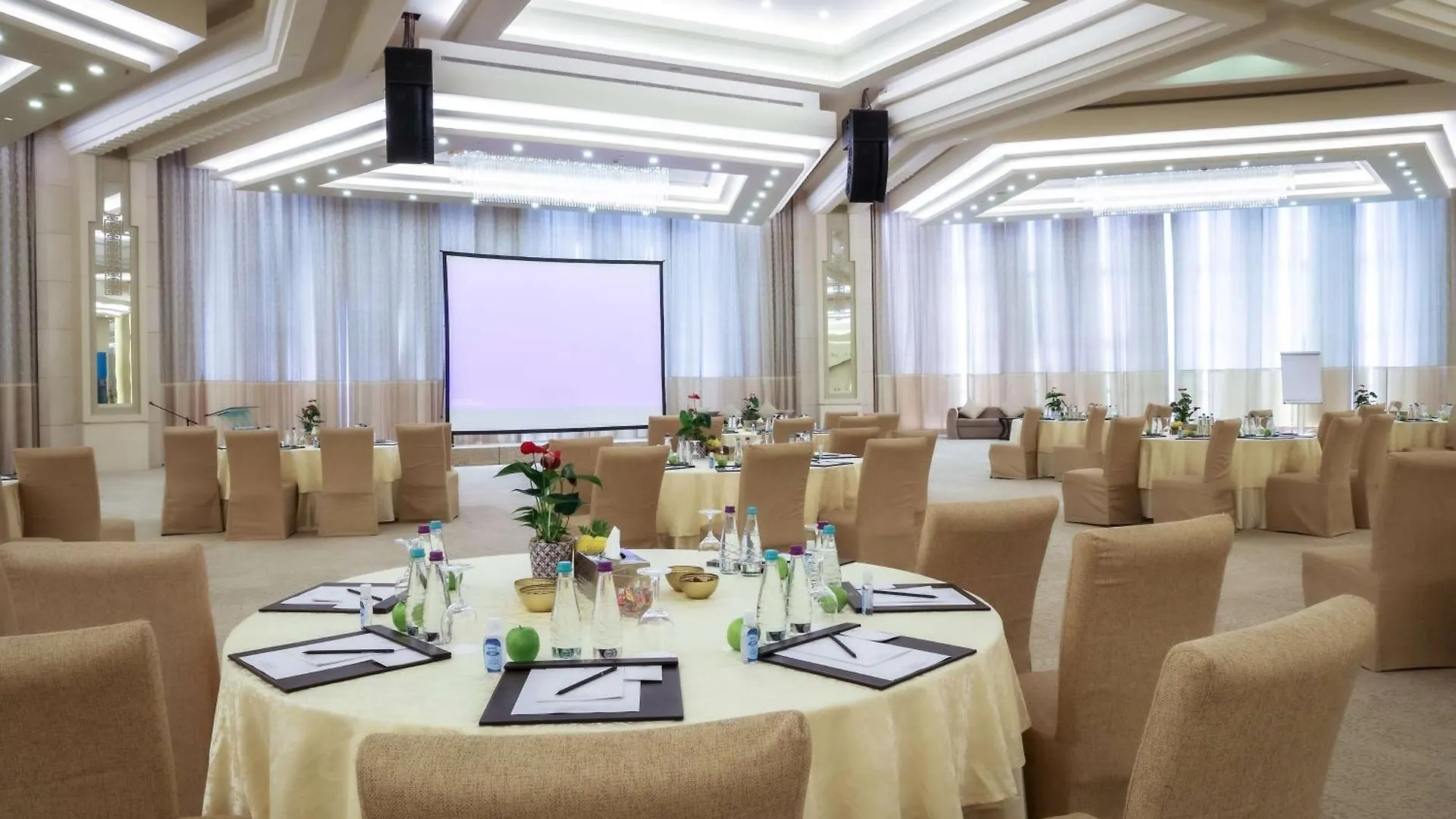 Nofa Riyadh, A Radisson Collection Resort Tibrak 5*,